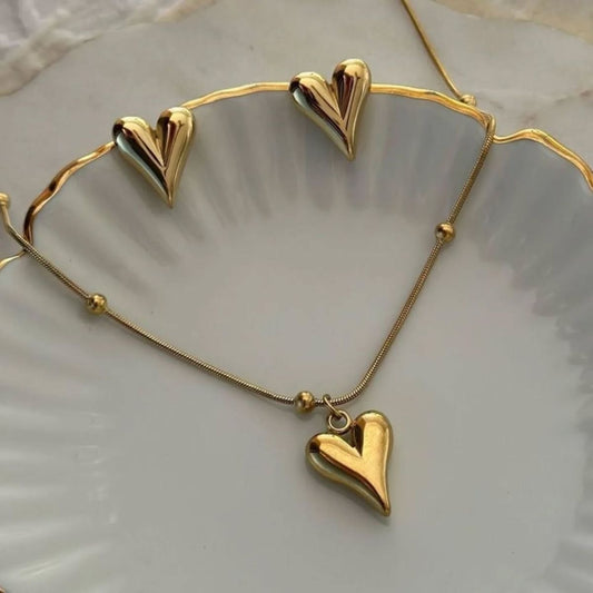 Heart necklace with studs