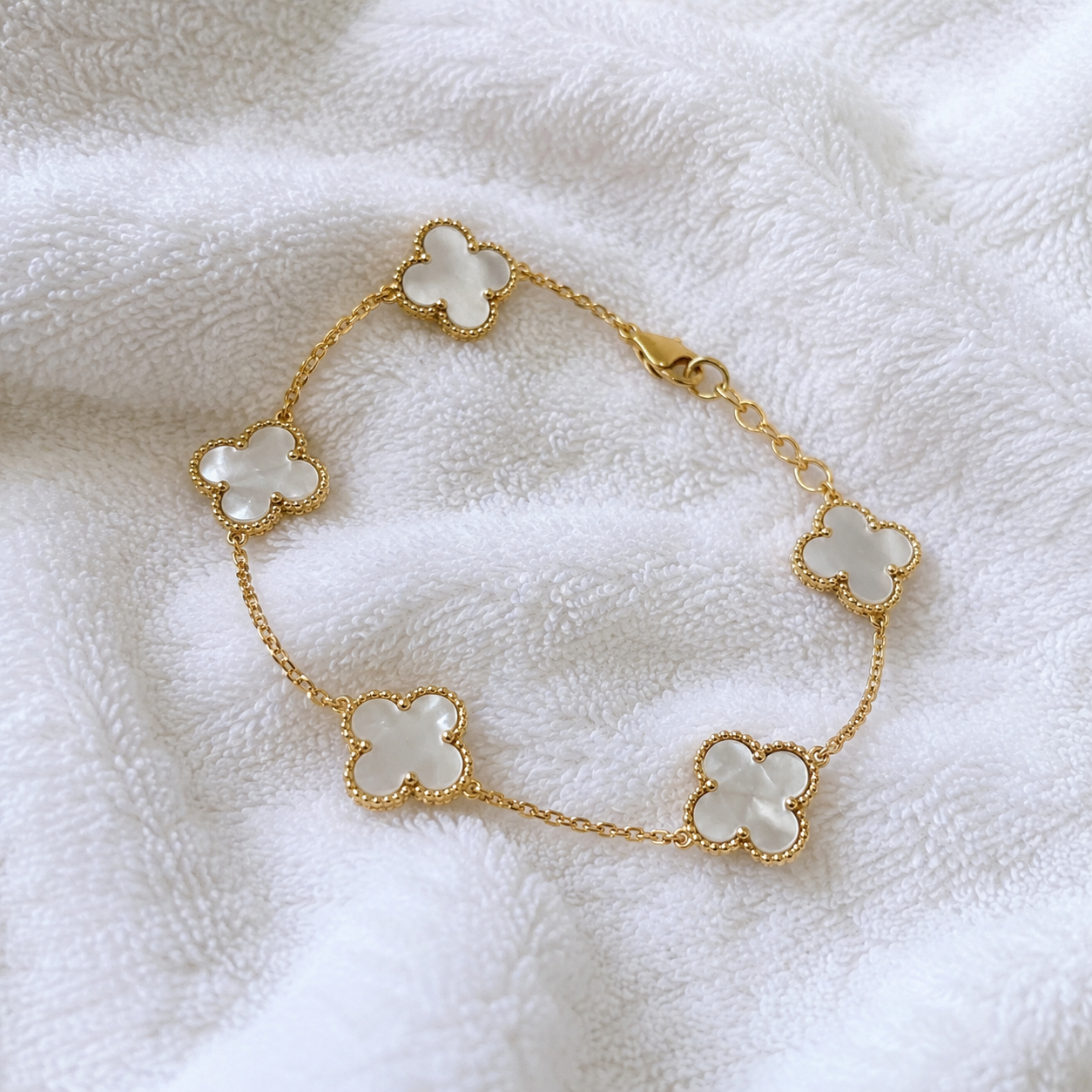 Mother-of-Pearl Clover Bracelet